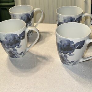 Four H2K Midnight Roses Coffee Cups